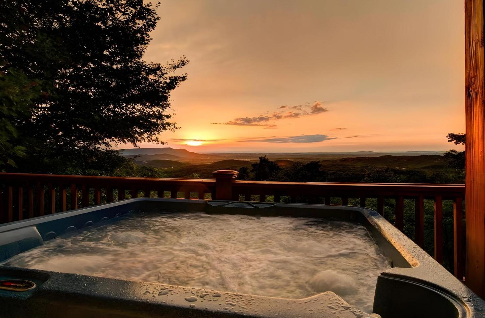 Incredible Views Hot Tub Close To Everything سيفيرفيل المظهر الخارجي الصورة